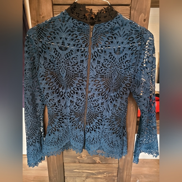 Nanette Lepore going out shirt - Picture 2 of 3